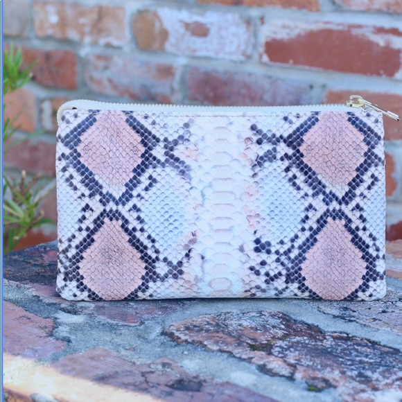 A snake will be a snake - Picture 1 of 1